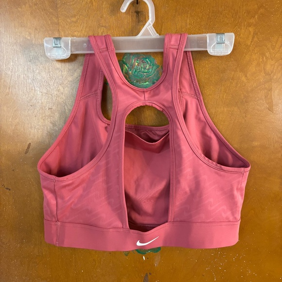 Nike sports bra. Xl - Picture 3 of 5